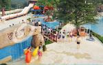 Outdoor Holiday Resorts Lazy River Water Park / Fiberglass Waterpark Equipment
