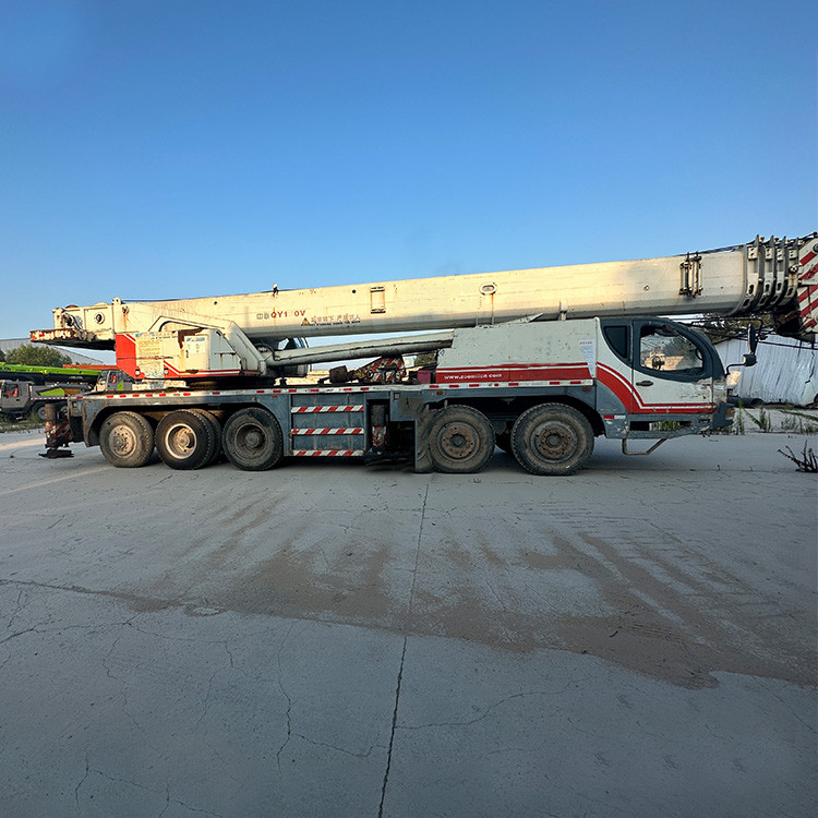 25 Ton Zoomlion Construction Crane with White Color and Hydraulic Cylinder