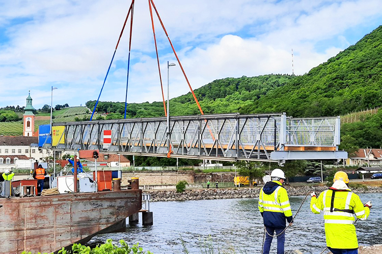 Metal Pedestrian Bridge Steel Walking Bridge For Single Lane 4.2m Width