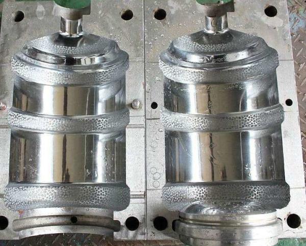 Automotive Spare Parts Aluminum Die Casting Mould No Need Trimming Auto Casting