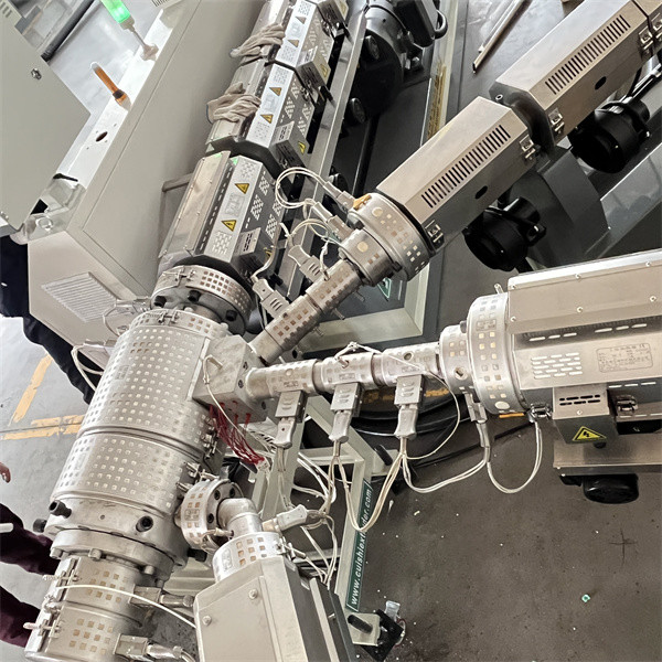 High Density Plastic Pipe Machine PPR Pipe Extrusion Machine 90KW