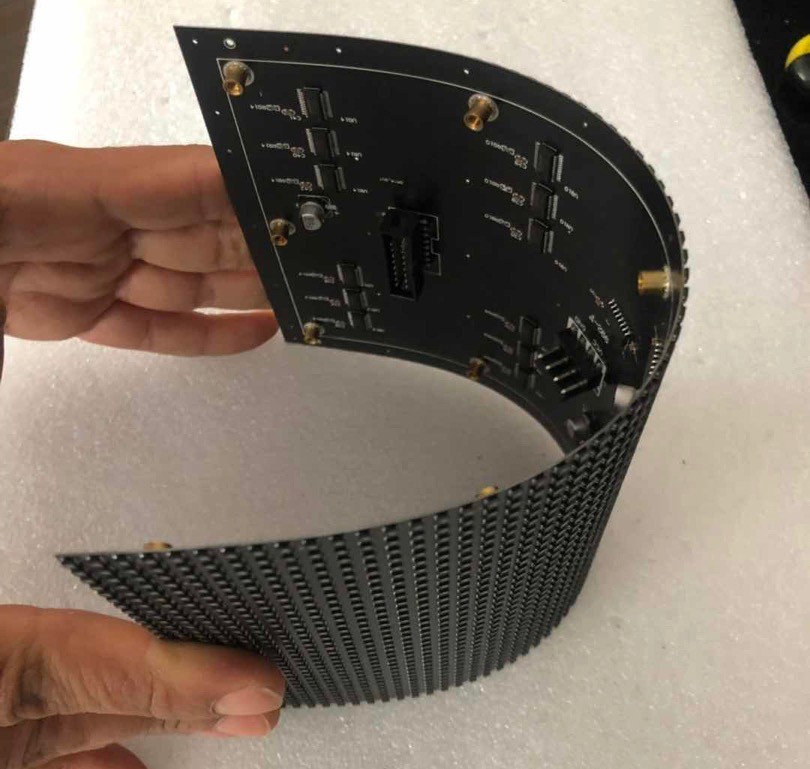 Curved LED Video Wall Flexible P4.0 200g 60HZ SMD LED Display Screen Shenzhen Factory