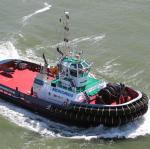 Ship Protecting Tugboat W Rubber Fenders Vertical Used For STS