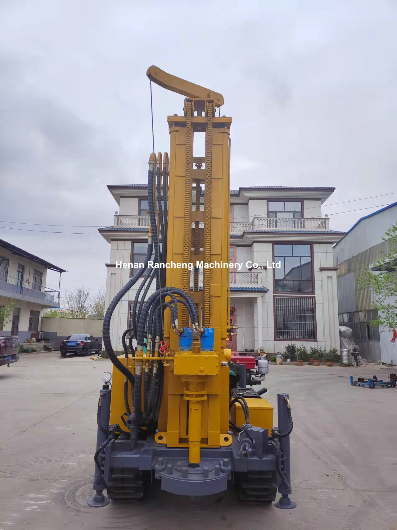 150m Depth Crawler Walking Water Well Drilling Rig Machine With 42KW Diesel Enigine