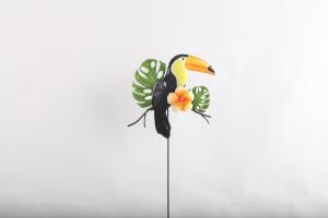 Wholesale Plug In Toucan Metal Yard Ornaments Weather Resistance Garden Decorations from china suppliers