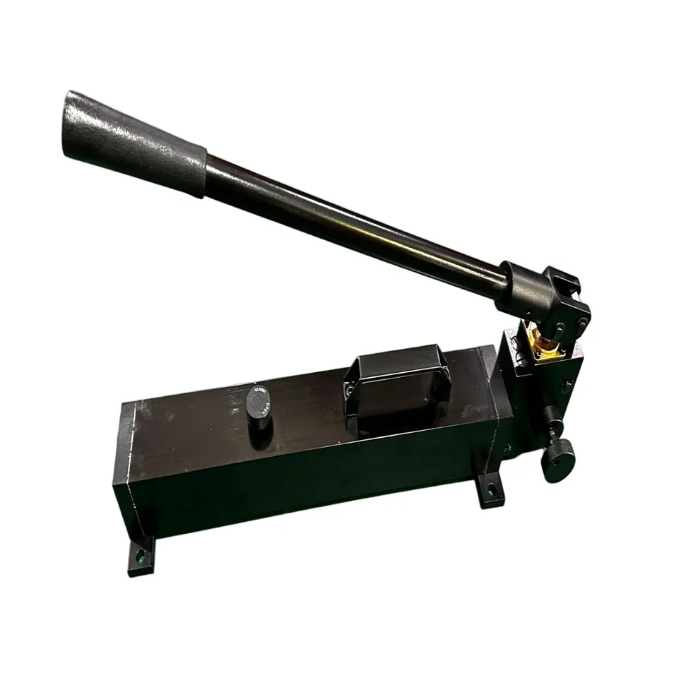 Flange Bolting Hydraulic Hand Pump 2000bar Hand Hydro Pump