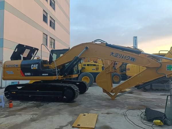 Original Paint Used Cat 320 Strong Power Machinery Tracked 20ton Digger