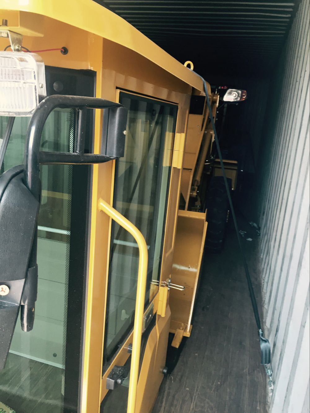 Kawasaki Hydraulic Pump Front Loader with Max. Dump Distance of 950mm and Performance