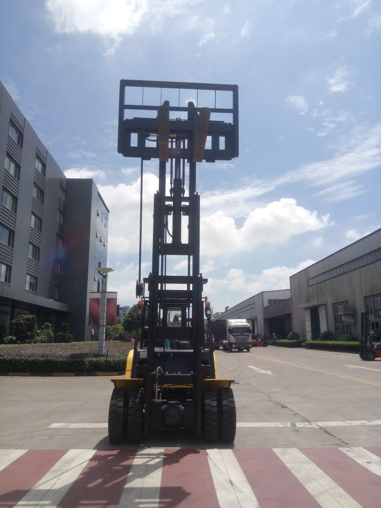 Chinese 8 ton diesel forklift truck with 4.5m triplex mast 2270mm fork length