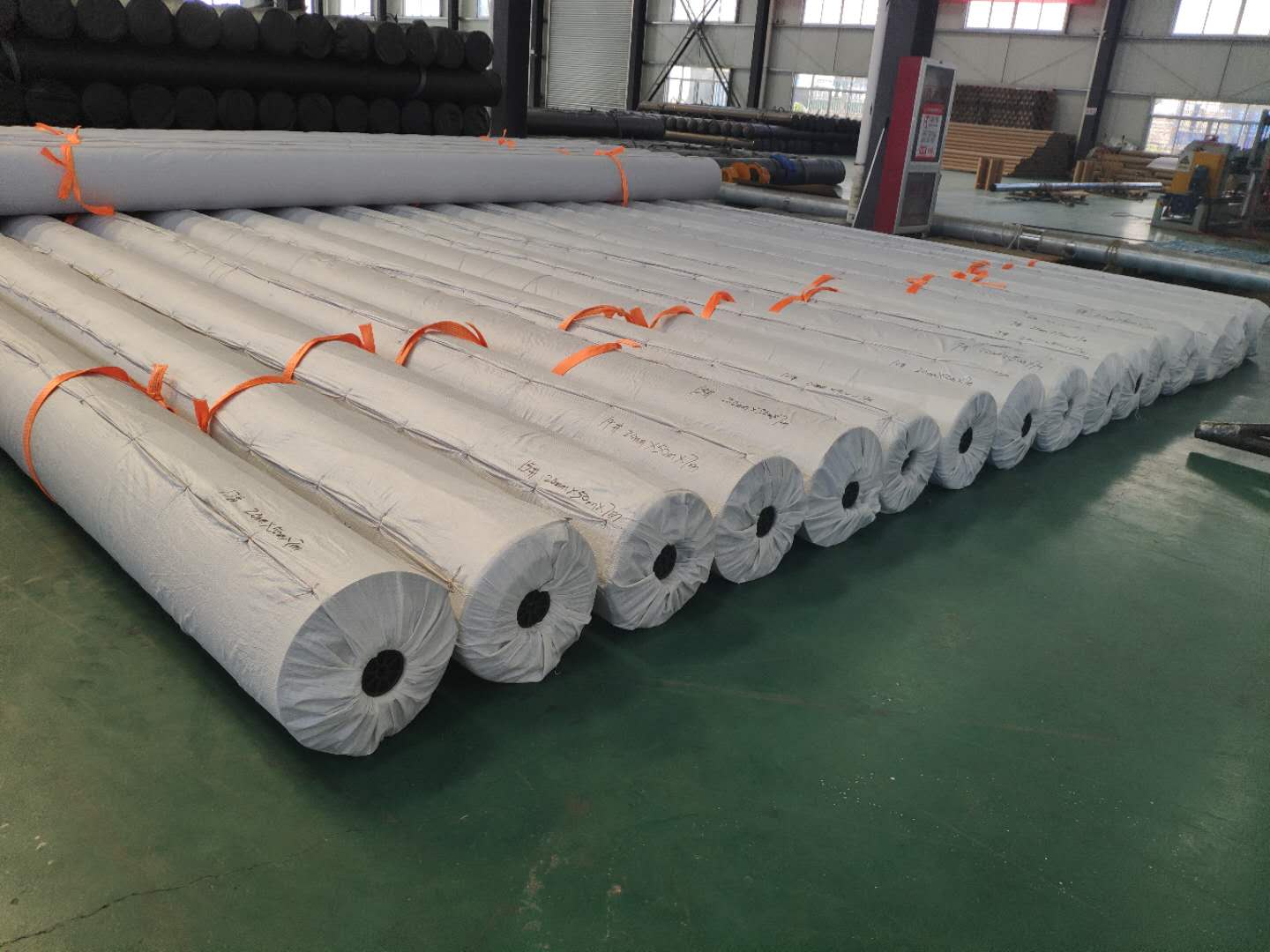 Pond Liner for Aquaculture 0.5mm/0.75mm HDPE Geomembranes in Black White Green or Blue