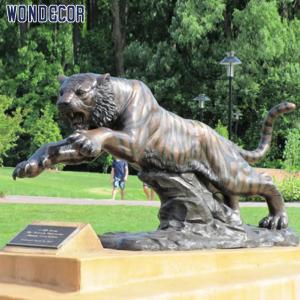 Wholesale Outdoor Bronze Statues Sculpture Bronze Tiger Figurine Life Size 135cm from china suppliers