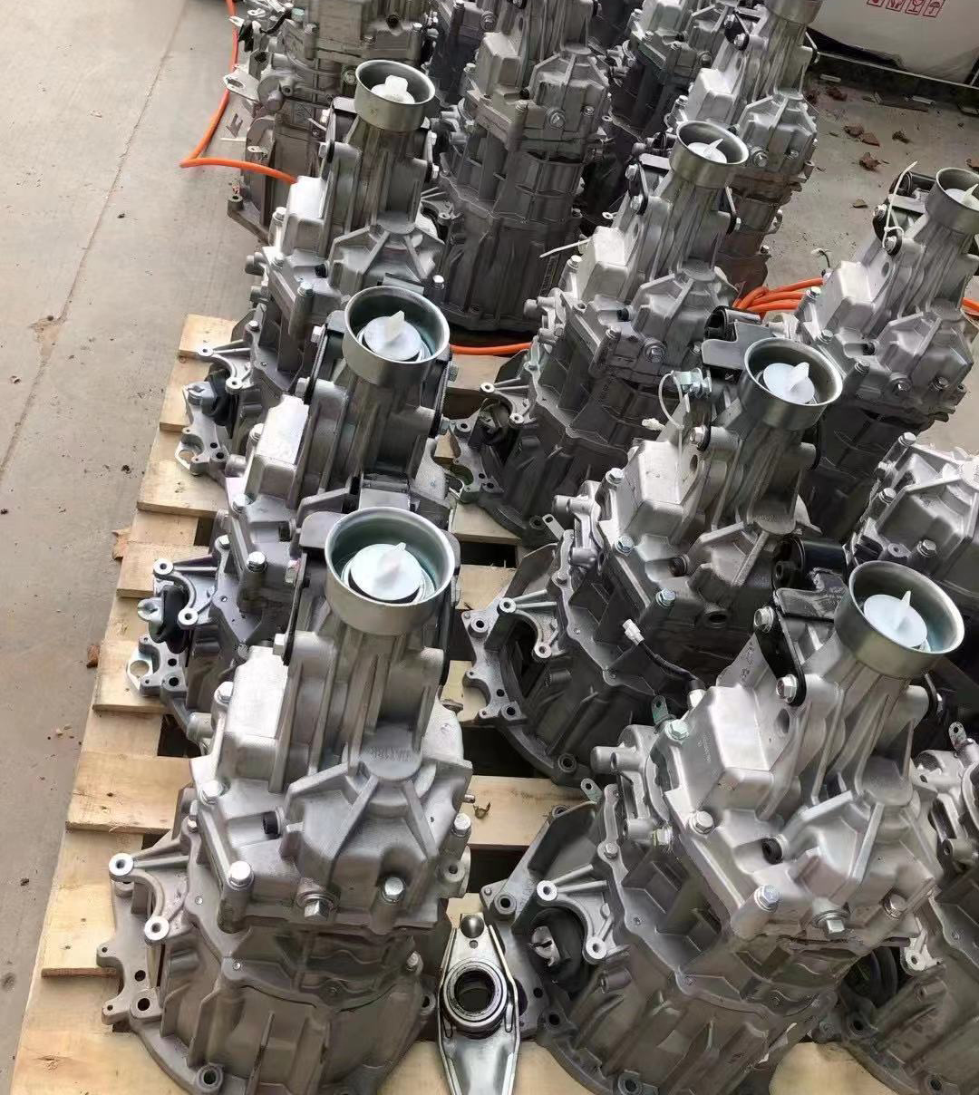 Dongan Manual Transmission Gearbox for BAIC BJ40 Closed Off-Road Vehicle at Affordable