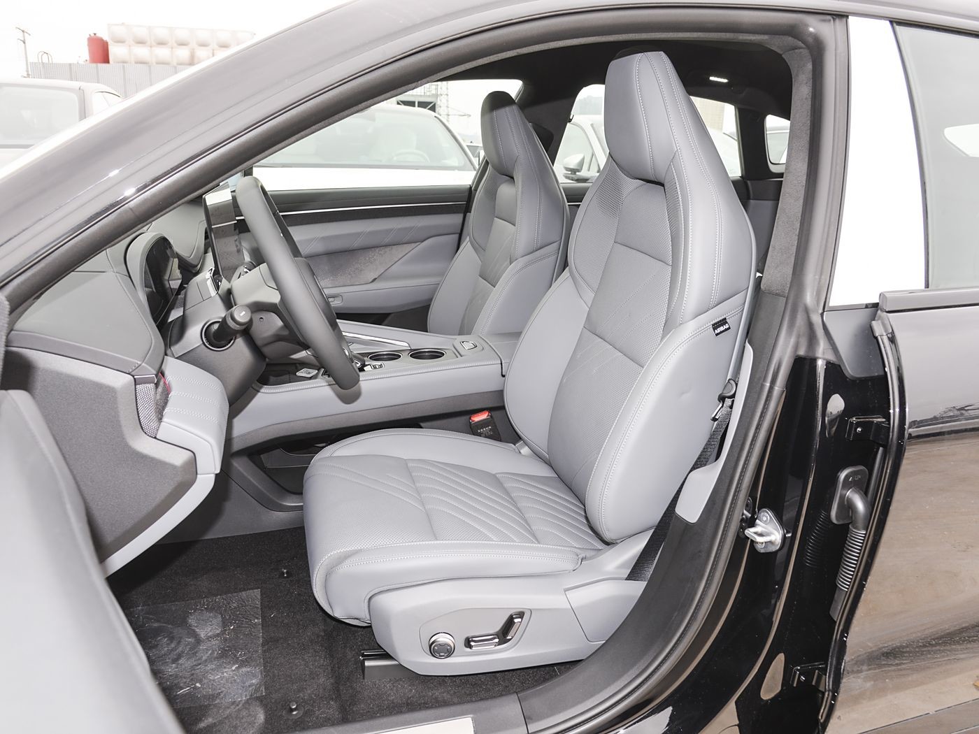Zeekr 001 New Model 750 Km Long Range Limousine Electric Car with 0.25 Hours Charging Time and Pure Electric Energy with Big Space