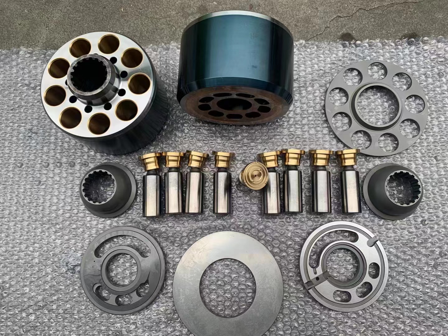 SY205/215 Excavator Slewing Motor M5X130CHB-10A-85A/260-RG11D20 for Mining Equipment