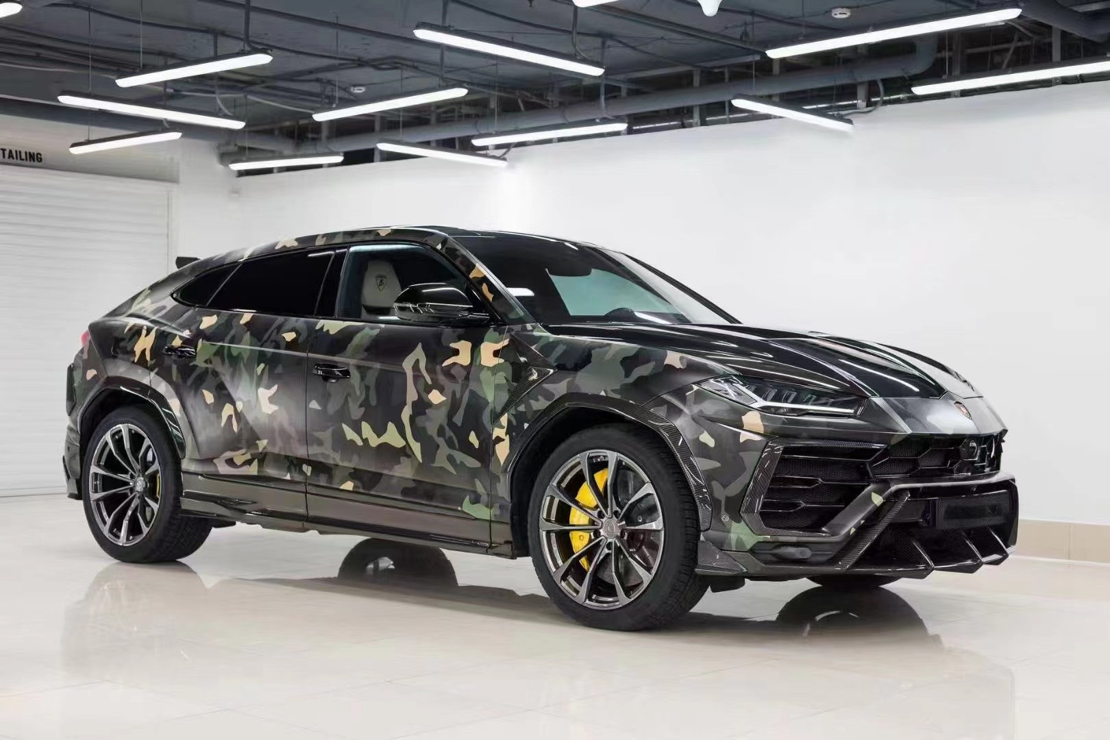 Auto Parts for Lamborghini Urus Body Kit Urus Upgrades TopCAR-style Carbon Fiber Front Shovel Diffuser Spoiler Hood Body Kit