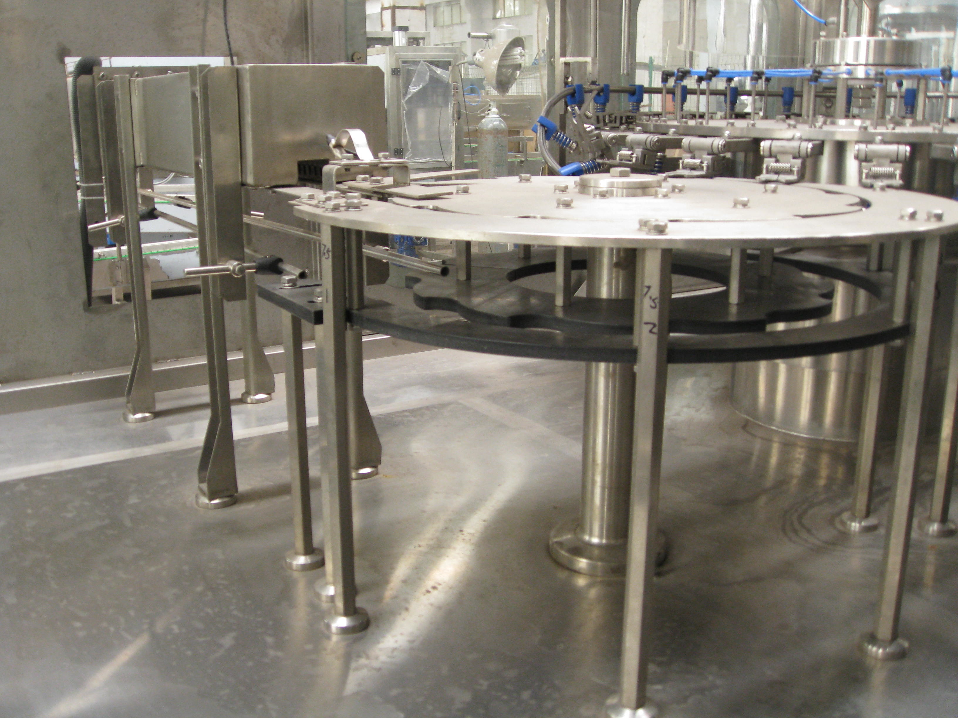 4000 BPH Bottled Spirits Filling Machines For Ginger Wine , Liquor Bottling Machine