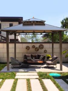 Wholesale Top Durable Deluxe Steel Roof Outdoor Gazebo with Hardtop Metal Roof Tent Gazebo from china suppliers