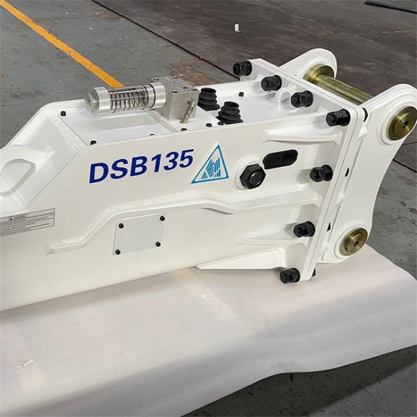 Box Type 26 ton Excavator Hydraulic Breaker With 135mm Wide Chisel Rock Hammer