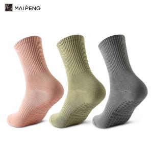 Wholesale Breathable Cotton Non Slip Yoga Socks Sports Yoga Pilates Crew Grip Socks Customized from china suppliers