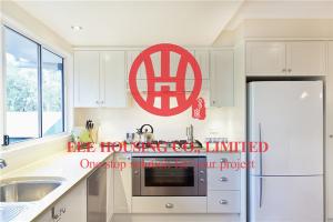 Wholesale Fashion Shaker-style Solid Wood Kitchen Cabinet with Excellent Design and Quality from china suppliers