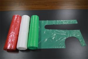 Wholesale Colorful Disposable PE Aprons On Roll Packing , Plastic Cooking Aprons Light Weight from china suppliers
