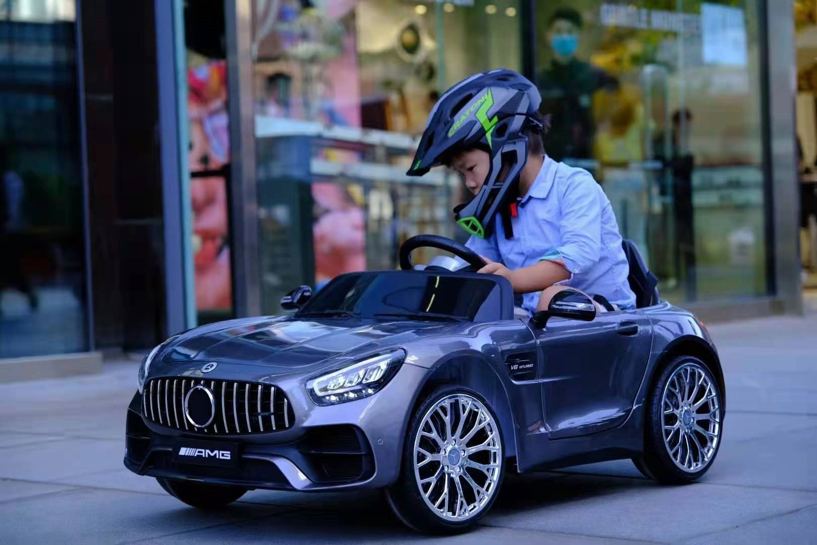 Remote Control and Music 12v Electric Ride-on Cars for Kids Plastic Early Education Toy