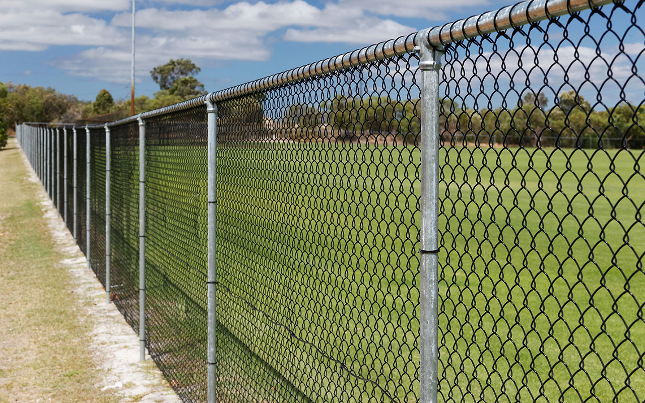 2.1mx10mx50x50mmHot Dipped Galvanized Black Chain Link Fence Cost