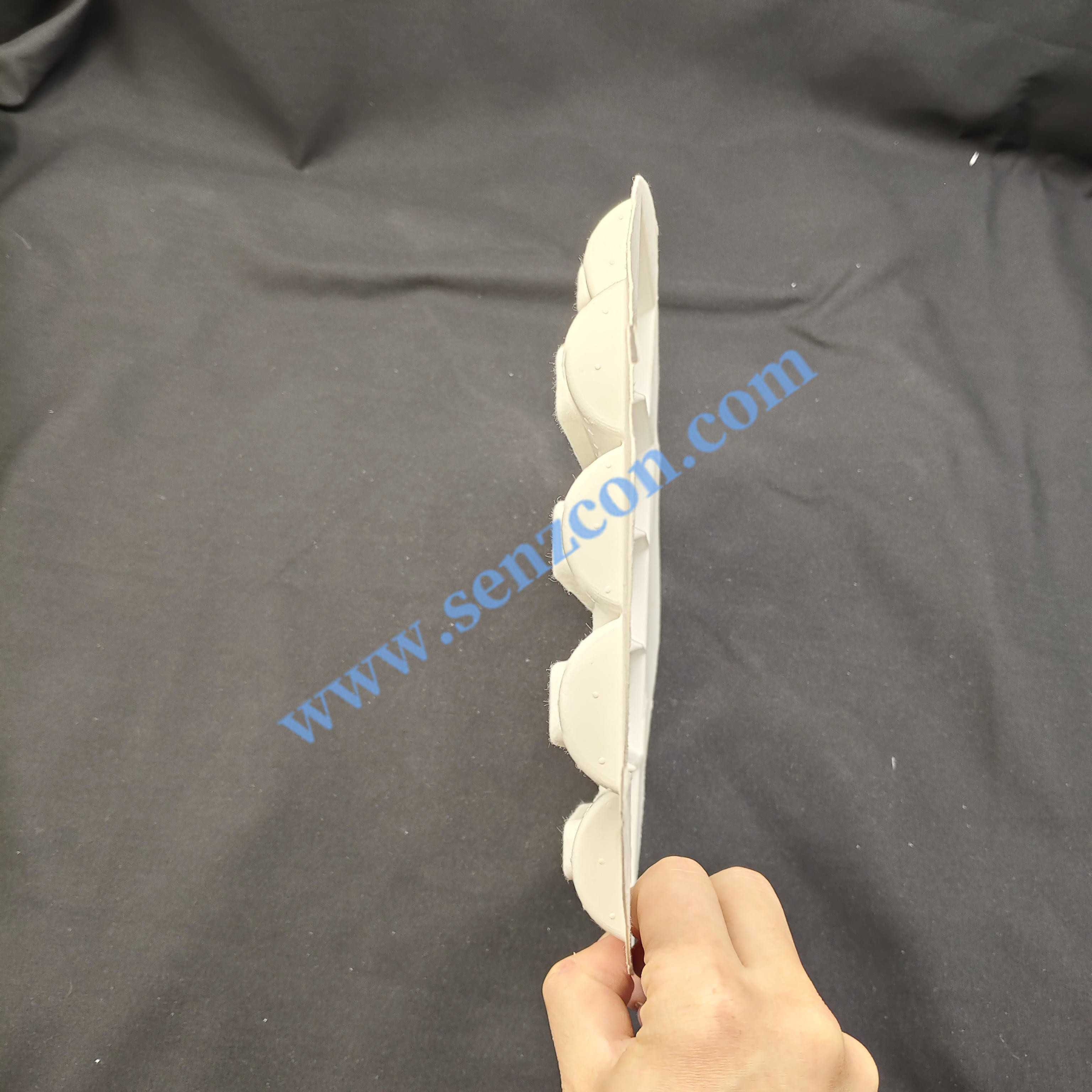 Direct supply from Ningbo factory. Pulp molded packaging. The round packaging base for the essence liquid is made of white sugarcane pulp plant fiber.