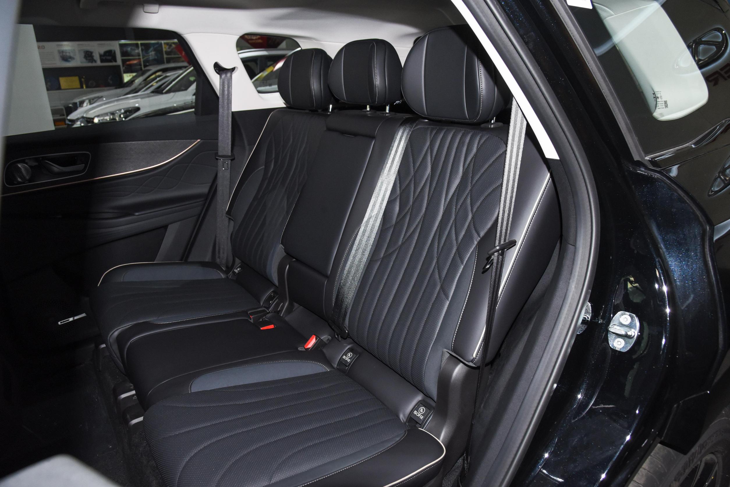 Chery Tiggo 9 Pro 2.0T 261Hp L4 4WD Gasoline Car within Fuel Tank Capacity 50-80L and Multi-link Rear Suspension