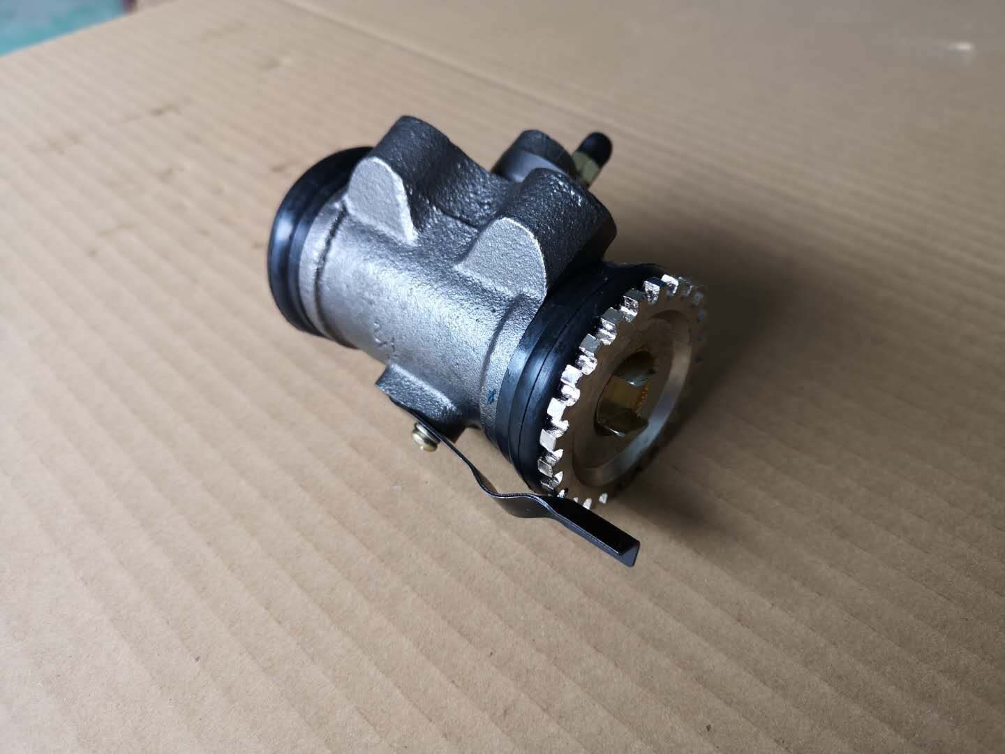 FSR113 FSR FRR Rear Wheel Brake Cylinder 1476009490 Left Side Rear Wheel Forward Cylinder