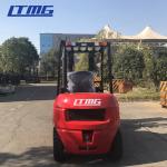 Pneumatic Tire Type Indoor Outdoor Forklift / Compact Lift Trucks 3000 Kg Load
