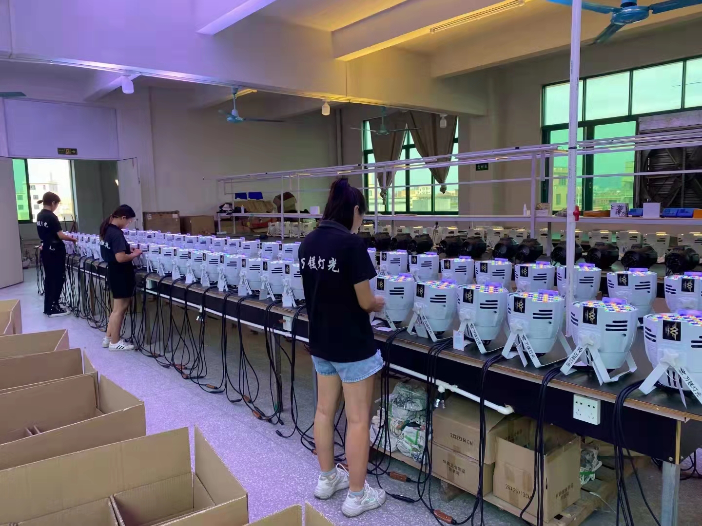 19W 15W RGBW 4 IN 1 LED Stage Lighting System 2500K 60Hz