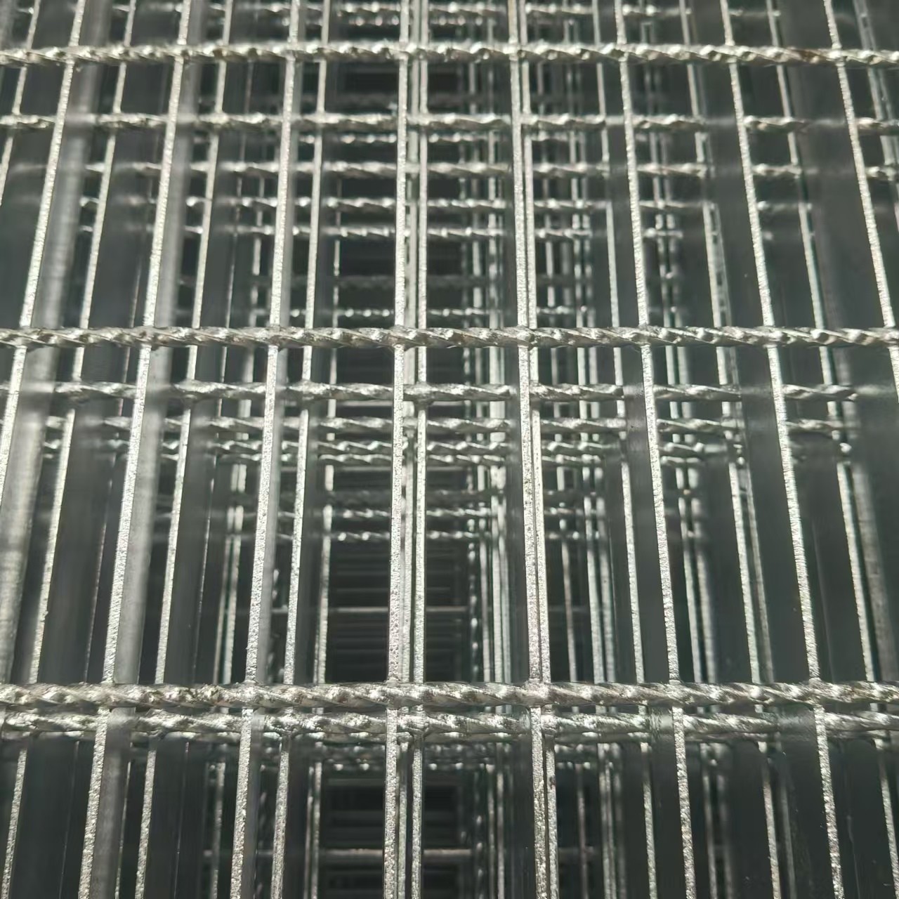 Steel Grating Trench Cover Essential Component For Safe And Smooth Traffic