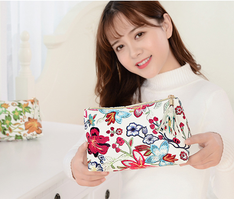 Wholesale Vivid Embroidery Flower Pattern Fabric Elegant Beauty Bag