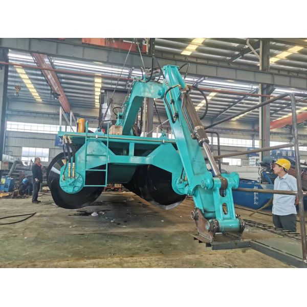 2000 KG Amphibious Dredger with 1 Year Warranty and Max. Discharging Distance 1500m for Port River Lake Sea Usage