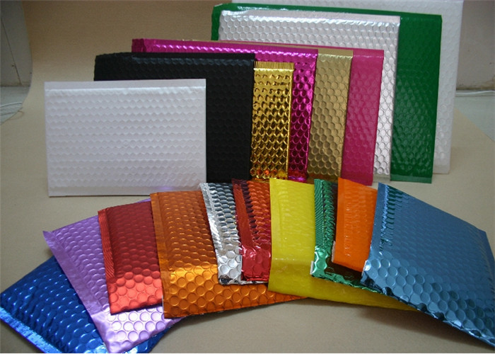 Colored Metallic Shipping Envelopes Decorative Bubble Mailers Shock Resistance