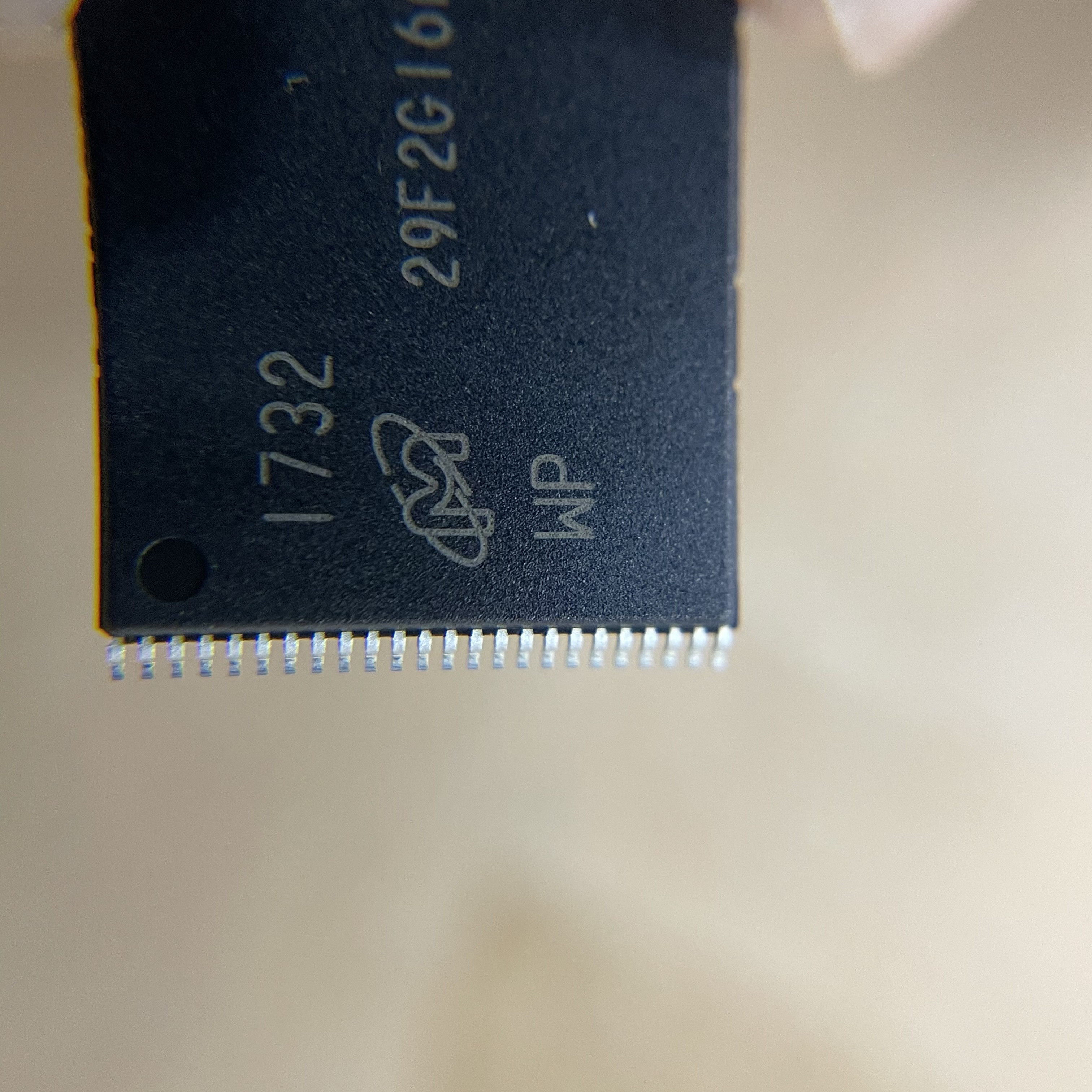 MT29F2G16ABAEAWP:E Nand Flash Memory Chip 128MX16 EEPROM ICS