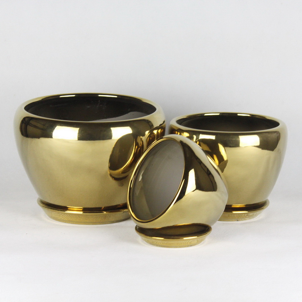 Stylish And Functional Ceramic Pots For Gardening And Landscaping Needs