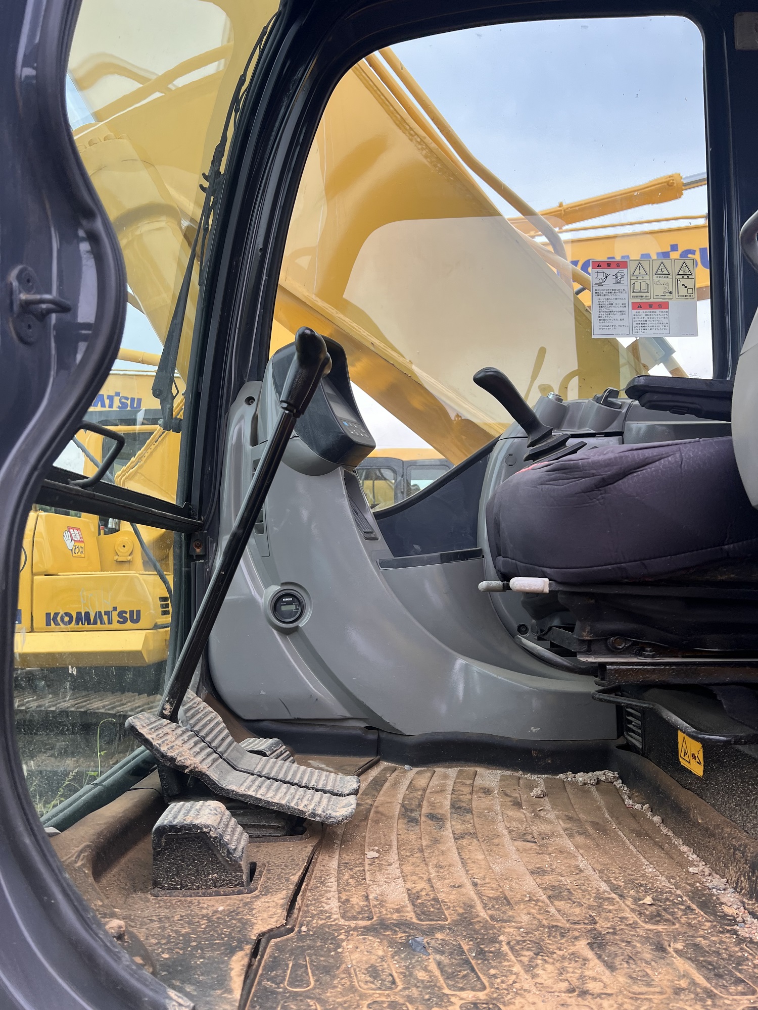Used excavator Kobelco SK260 second hand digger used machinery 26 ton hand earth digger used digger