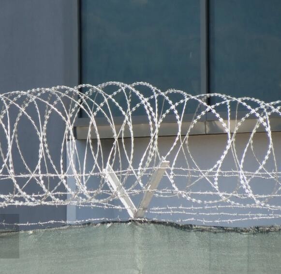 Hot-dipped Galvanized Razor Wire for Enhanced Security and Safety