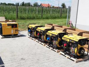 Wholesale 5KW 720x492x655mm 230V Super Silent Diesel Generator from china suppliers