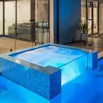 High Light Transmission 95% PMMA Materials Backyard Acrylic Aboveground Swimming
