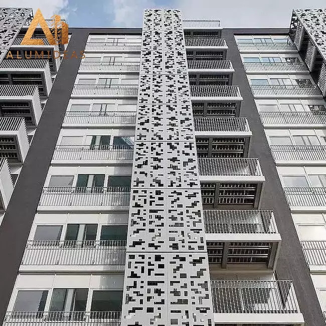 Educational Building with Aluminum Facade
