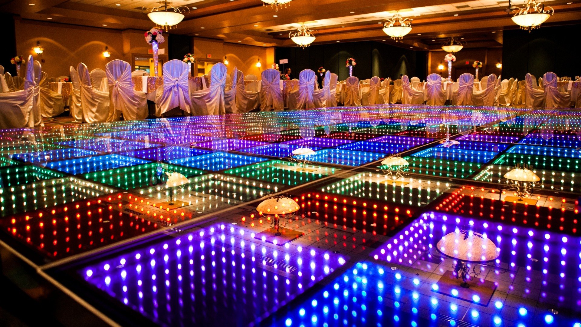 Neutral White Color Temperature 4100K Toughened Glass LED 3D Mirror Dance Floor for Stage