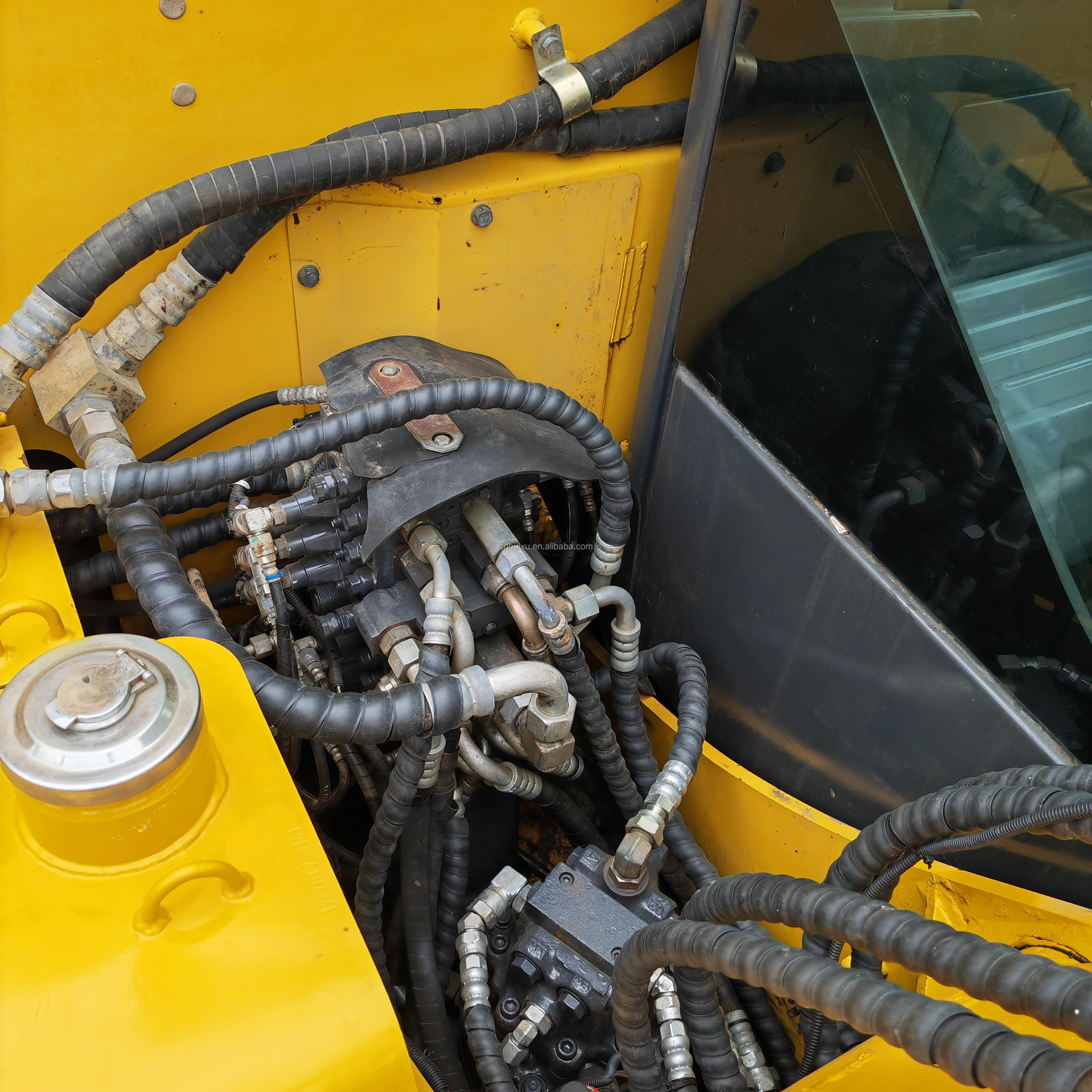 crawler cheap price excavator komatsu pc70-8. low working hours used excavator komatsu pc70-8