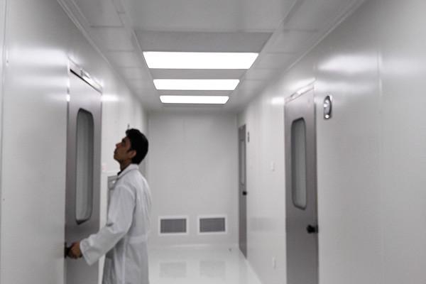 Pharmaceutical GMP Clean Room Professional IV Solution Cleanrooms Pharmaceutical