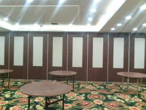 Wholesale Modern Movable Operable Wooden Partition Wall for Banquet Hall OEM from china suppliers