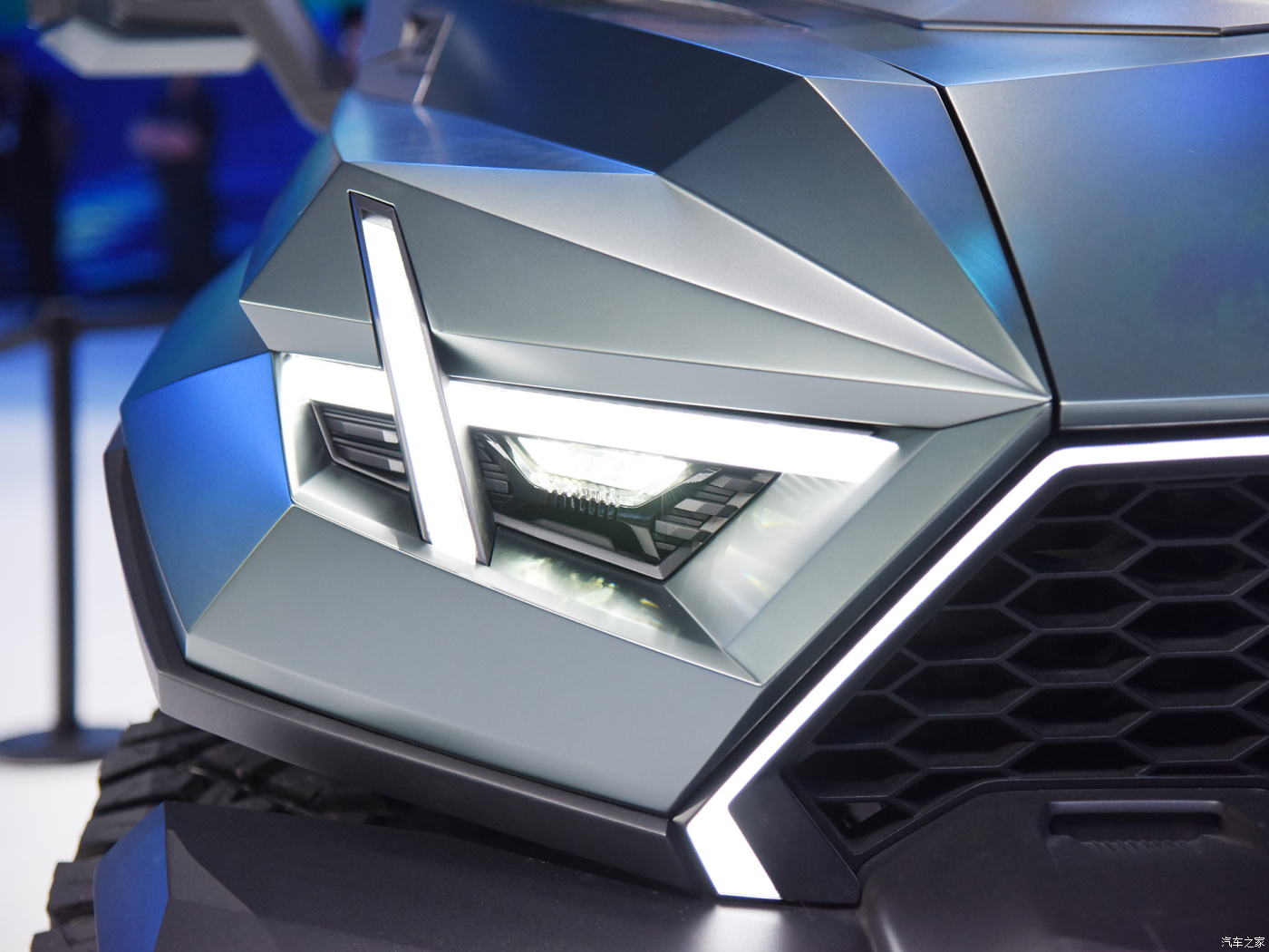 Take Your Off-road Adventures to the Next Level with DongFeng M-Terrain Electro Car Left Hand Driver