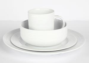 Wholesale Flat Rim Classic Porcelain Dinnerware Sets Super White Round Shape from china suppliers