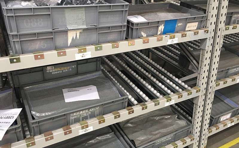 2.5 Tons Racks Carton Flow Orange 75mm Gravity Flow Rack In Warehouse